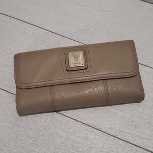 Tignanello nude pebble leather trifold wallet